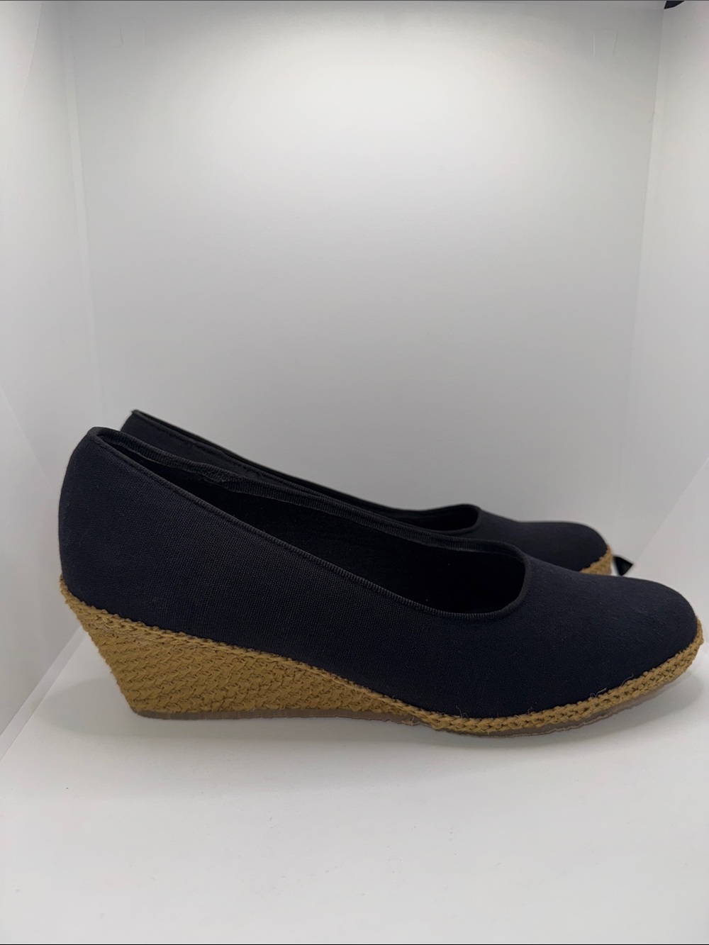 Beacon Newport Wedge Espadrilles Navy Canvas Women’s 8.5